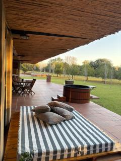 Romantic Hot Tub Retreat Hartbeespoort - 2
