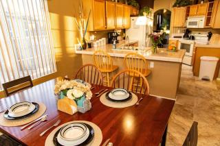 Delightful cozy home w breathtaking mtn views - 2