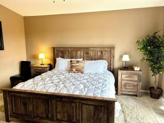 Delightful cozy home w breathtaking mtn views - 5