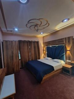 The Sapphire Retreat - 6