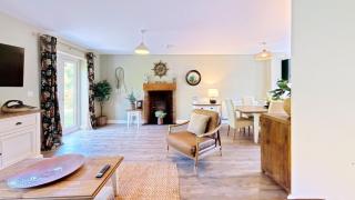 Baybreak - Part of the The Bay Filey Holiday Village with pool, gym and direct beach access, pub, restaurant, tennis and meadows walks - 6