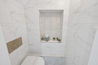 Spacious Modern home in the heart of Whitefield - Private Driveway Parking - Whitefield - 1