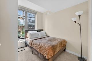 Luxurious 3 Bedroom Apartment in Seaport - 4