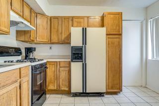 Great for Couples & Duos: Suite Outside El Paso - 8