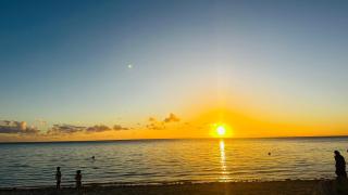 SunNie Stays at Pearl Heights-Steps from the Sea - 2