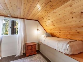 Birdhouse Cottage - 2