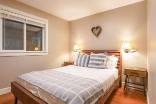 Hemlock Chalet - 1