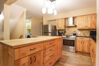 Hemlock Chalet - 6