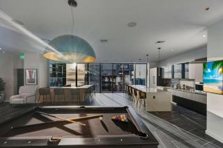 Presidential Penthouse Private Infinity Pool - 9