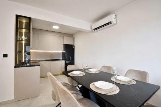 Golden Horizon - Luxury Seaview Apartment with Private Jacuzzi & Spacious Teracce, Znjan Beach - 5
