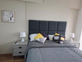 Apartment 2503 Free Parking 2 Bedrooms with Work Area - 6