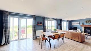 Baywatch and Baybreak - two 3 bedroom cottages nearby - Seaview to baywatch - Part of the The Bay Filey Holiday Village with pool, gym and direct beach access, pub, restaurant, tennis and meadows walks - 3
