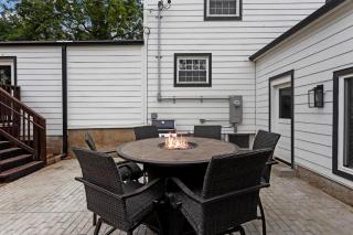Stylish KC FarmhouseHugeFencedYard - 6