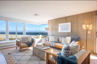 Panoramic Water Views w Private Beach - 6