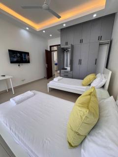 Nyali Beachfront Wave Two Bedrooms Luxury Suites - 7