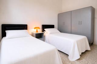 Bugibba Spacious 3BR Family Apartment I Cot I Walk to Beach - 7