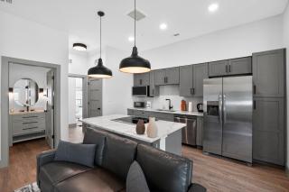 Modern 2-bedroom featuring spacious open-concept - 6