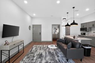 Modern 2-bedroom featuring spacious open-concept - 3