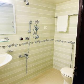 Elegant Residence Guest House - 9