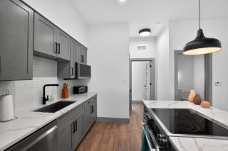 Spacious 2-bedroom with modern finishes - 9