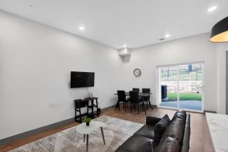 Spacious 2-bedroom with modern finishes - 7