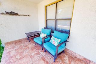 Sunrise Condo at Parklane - 6