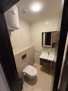 Chic and modern apt in abdoun full kitchen - 5