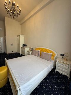 JMR Splendor - Private Sauna & Bathtub Suites - 8