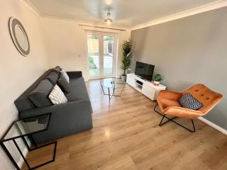 Spacious 3-Bedroom house with 5 beds and sofa-bed - 9