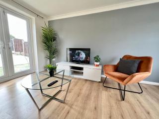 Spacious 3-Bedroom house with 5 beds and sofa-bed - 1