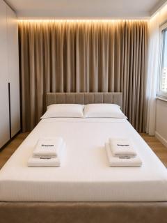 Seascape Premium Beachfront Apartment Golem - 4