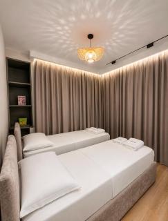 Seascape Premium Beachfront Apartment Golem - 1