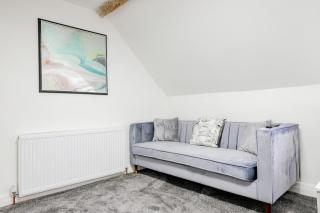 Top Floor Period Apartment City Centre 2BR - 9