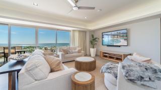 Experience the Newest 3BR/3BA Gem on Sandy Beach - 5
