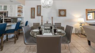 Renovated 2BR/2BA Ocean View Retreat on Sandy Beach - 3