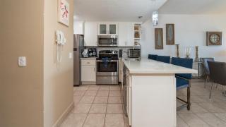 Renovated 2BR/2BA Ocean View Retreat on Sandy Beach - 1
