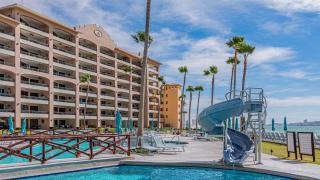 Beautiful 1BR/1BA Retreat with Panoramic Ocean Views - 0