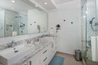 Luxury 3-Bedroom Oceanfront Condo at Encántame Towers - 4