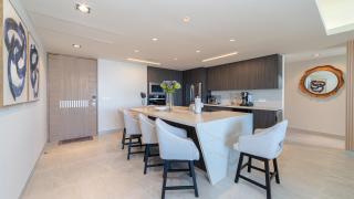 Beachfront Paradise 4BR/4BA Elegant Condo with Breathtaking Views - 3
