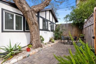 Santa Barbara Beach Cottage - 5