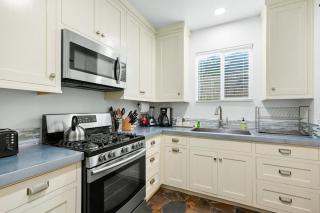 Santa Barbara Beach Cottage - 2