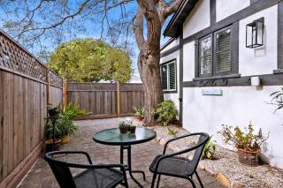 Santa Barbara Beach Cottage - 4