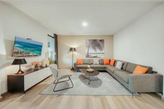 4BR Tuscany Water Villa 4 King Suites by Bocobay - 7