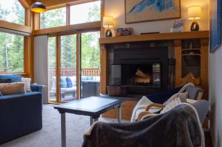 Escape to “Shared Summit” on Minnesota’s North Shore - 6