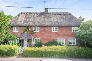 Pear Tree Cottage Thatched 4 Bed Luxury Home with Hot Tub - 2