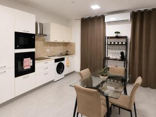 Marina Blu Suites - by Mayfair - 4