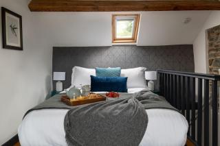 Lovely 2 Bedroom Countryside Retreat - 4