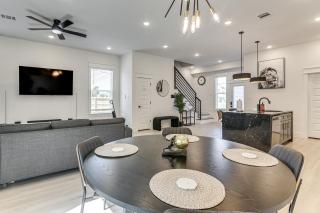 5 Mi to NRG Stadium! Family Escape w/ Fenced Yard - 6