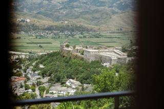 The Golden View Guesthouse - Gjirokastër - 6
