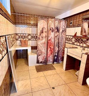 NEW 3BR Loft, City Center, Views, Jacuzzi Tub - 5